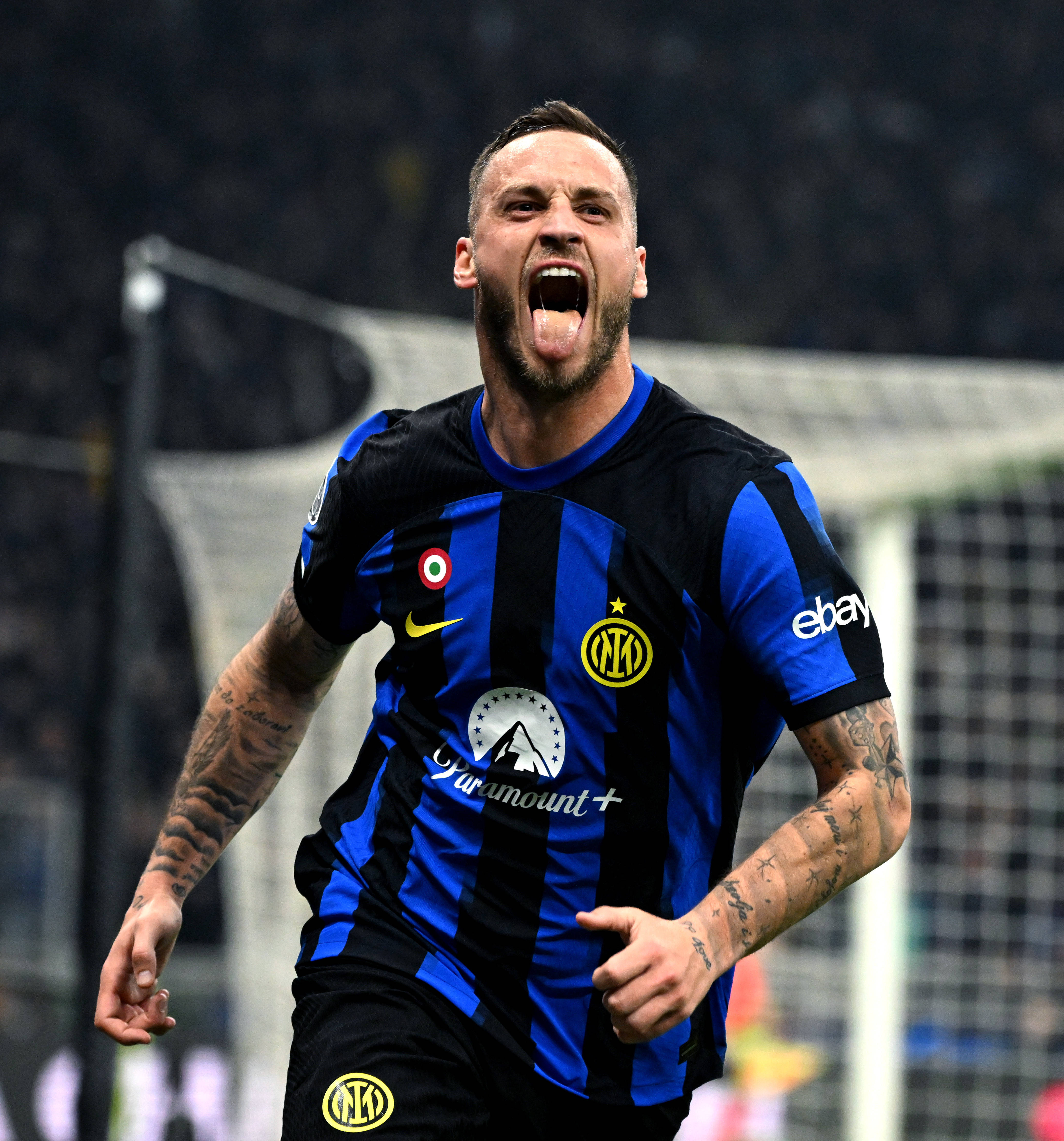 弗拉霍维奇晒龙珠悟空恢复照：手术很顺利，感谢大家（弗拉霍维奇以龙珠悟空姿态报平安：手术成功，感谢关心）