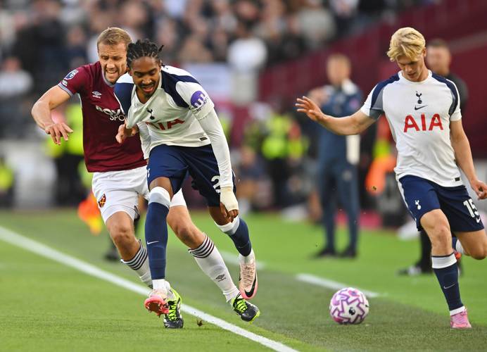 罗马诺：梅努可能在1月离开曼联，那不勒斯对租借他很感兴趣（罗马诺：梅努或在冬窗离开曼联，那不勒斯有意租借）