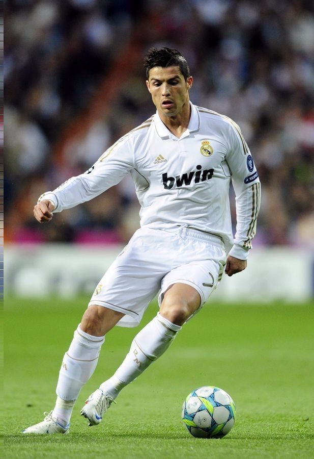 巴萨梅西自由球进球助球队领先（梅西任意球建功，助巴萨取得领先）