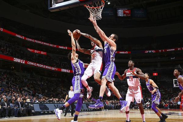 拜仁官方：将在对圣保利赛前为金斯利-科曼举办告别仪式（拜仁官宣：战圣保利前为金斯利-科曼举行告别仪式）