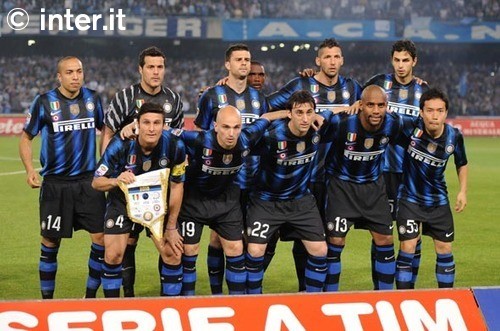 邓涵文因经济保障和新东家前景决定离开武汉三镇，加盟云南玉昆，成为球队核心球员。（因经济保障与前景考量，邓涵文告别武汉三镇，加盟云南玉昆担纲球队核心）