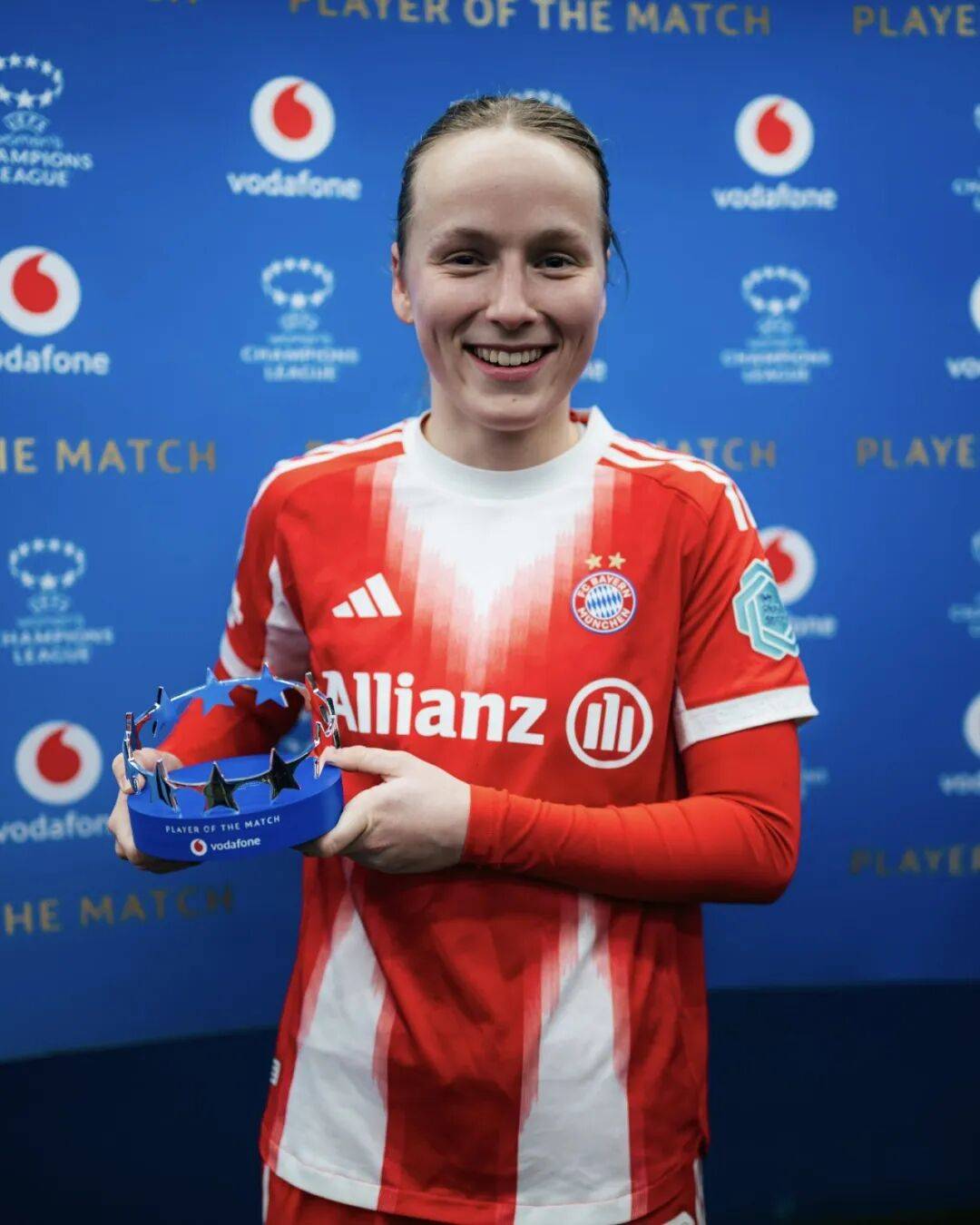 骑行爱好者穿骑行服唱说唱拍MV，运动体验别样精彩（骑行爱好者身着骑行服唱Rap拍MV，解锁别样运动乐趣）