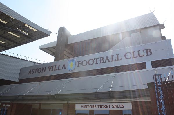 武汉三镇刚官宣邓涵文离队，就引发哄抢，三大热门下家各有胜算！（武汉三镇官宣邓涵文离队引爆争抢，三大热门下家各显胜算）