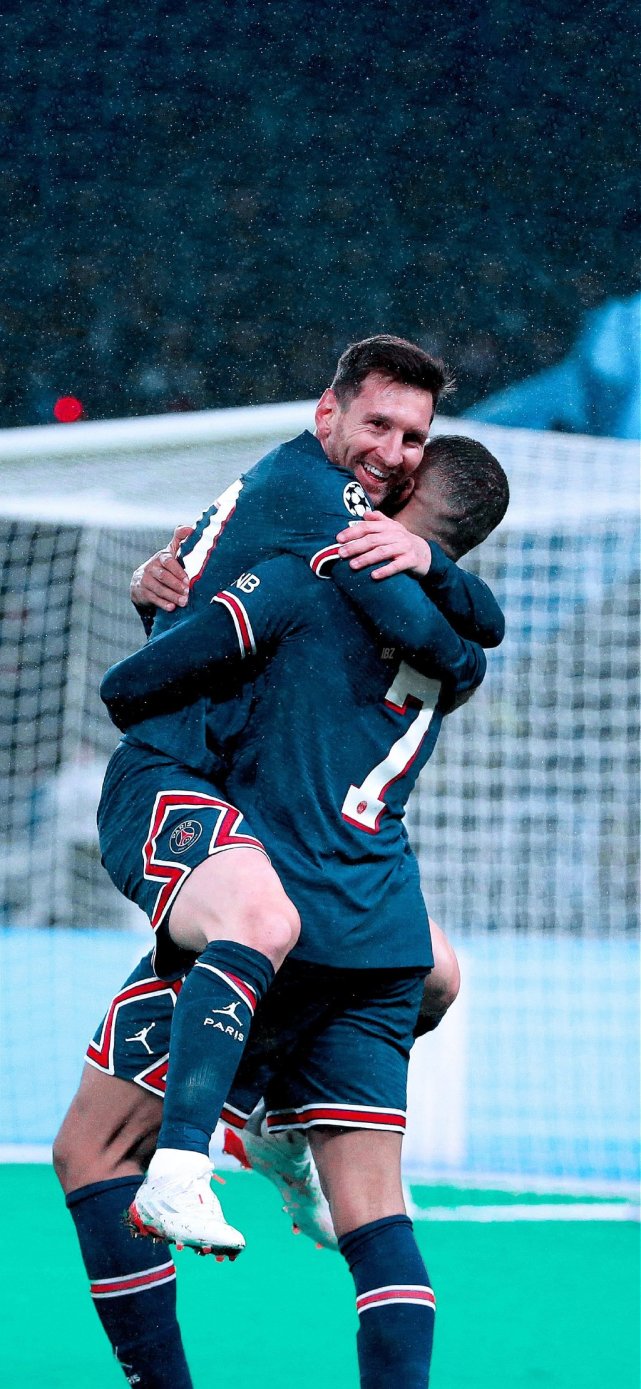 马卡：阿隆索仍需解决右路问题，卡马文加和罗德里戈表现不佳（马卡报：阿隆索右路问题仍未解决，卡马文加与罗德里戈状态低迷）