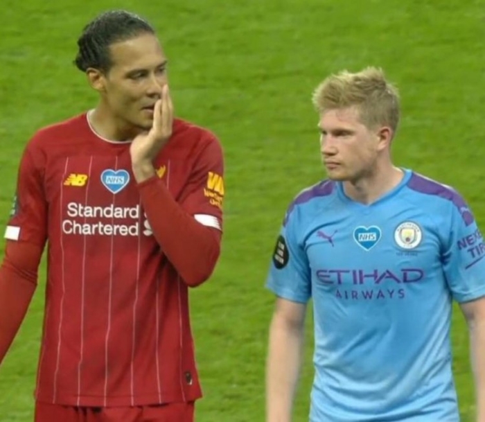 亚泰为客场全勤球迷颁发纪念证书，谭龙、徐浩峰等人参与颁奖（亚泰向客场全勤球迷颁发纪念证书，谭龙、徐浩峰等出席颁奖）