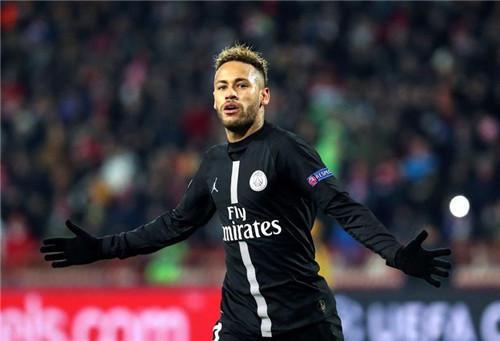 里程碑之战，麦肯尼迎来尤文生涯第200次出场（麦肯尼第200次代表尤文出场，迎来里程碑时刻）