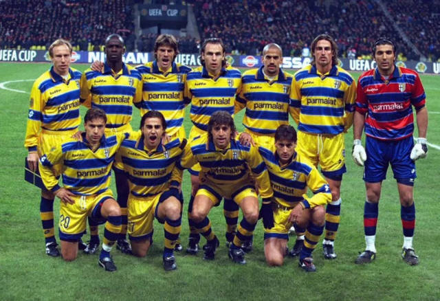 静候足协杯决赛，苏州奥体中心的草皮已换新（足协杯决赛将至，苏州奥体中心草坪焕然一新）