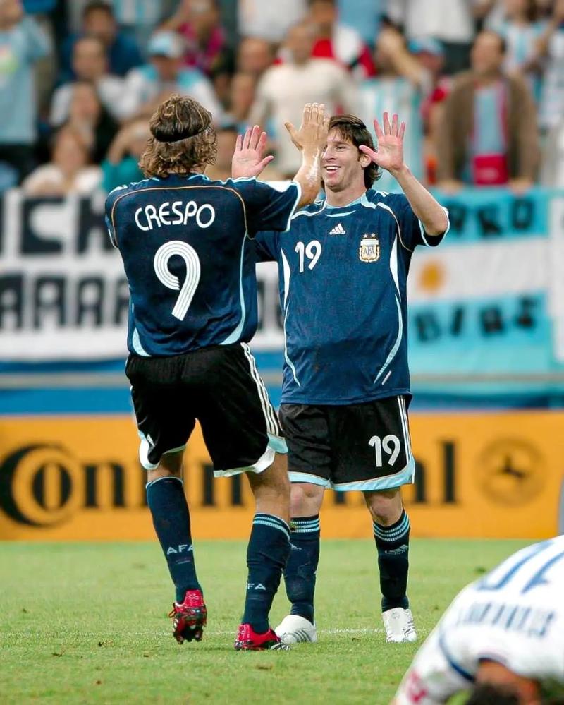 拉齐奥vs博洛尼亚：罗马尼奥利、贡多齐首发，奥尔索利尼、胡安-米兰达出战（拉齐奥迎战博洛尼亚：罗马尼奥利、贡多齐先发，奥尔索利尼与胡安-米兰达登场）