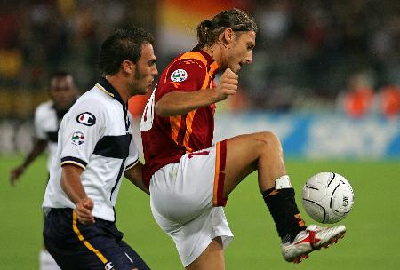 巴莱巴在非洲杯首战受伤，半场结束后就被换下（巴莱巴非洲杯首秀受伤，中场休息时被换下）