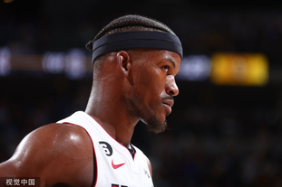 在科蜜们心中，2K4就是科比的签名鞋对吗？（在科比球迷眼里，2K4就等同于他的签名鞋吗？）