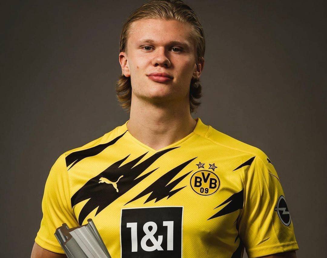 王哲林17分 CBA俱乐部杯上海男篮111-72战胜四川 杜智博23分（CBA俱乐部杯：上海男篮111-72大胜四川，王哲林17分、杜智博23分）