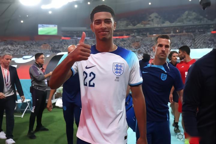 数据平台100万次英超夺冠模拟：利物浦居首，曼联仅夺冠163次（百万次英超夺冠模拟结果：利物浦居首，曼联仅163次称王）