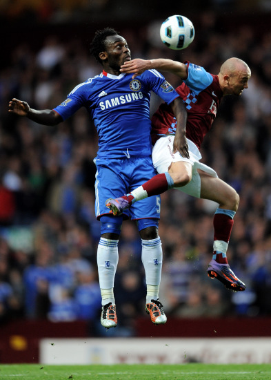 阿贾克斯客场4-2卡拉巴赫，格洛赫双响，多尔贝格、加埃建功（阿贾克斯客场4-2击退卡拉巴赫：格洛赫梅开二度，多尔贝格、加埃破门）