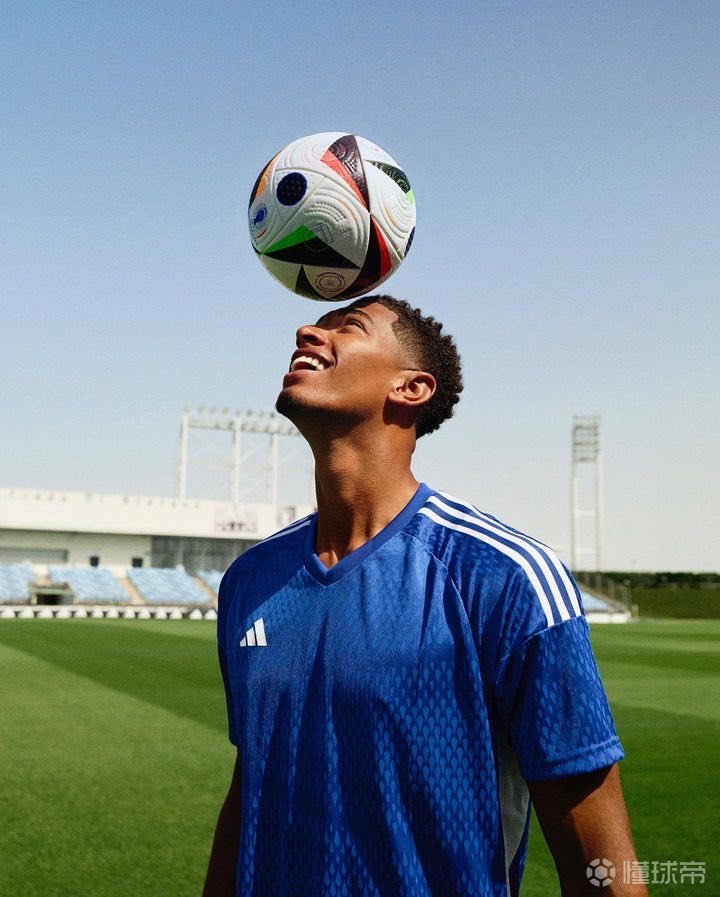 意甲焦点战：国际米兰4-0大胜科莫，路易斯·恩里克闪耀圣西罗（圣西罗之夜：国际米兰4-0零封科莫，路易斯·恩里克光芒四射）